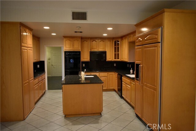 Building Photo - 4751 Haskell Ave