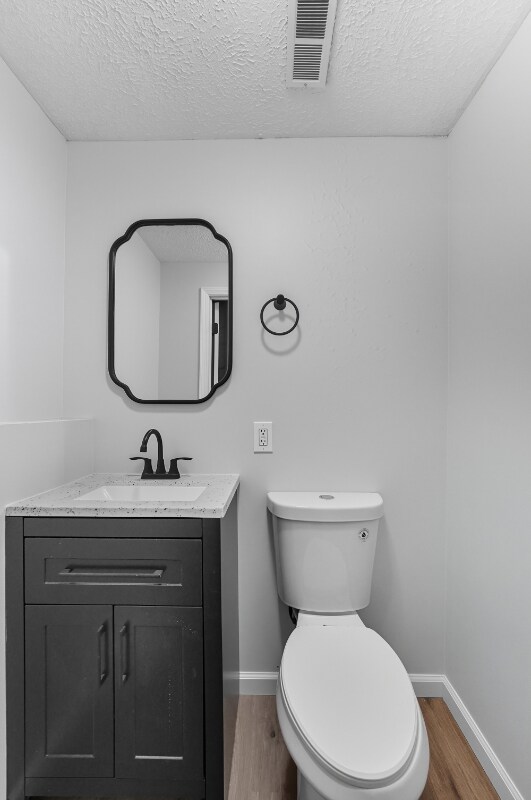 Building Photo - 7 Waterside Way