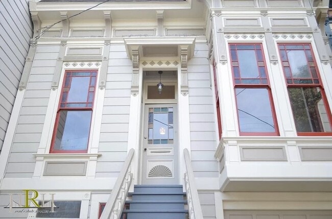 Primary Photo - Location!! Charming 3 BR | 1.5 BA in the H...