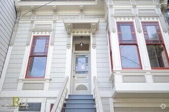 Building Photo - Location!! Charming 3 BR | 1.5 BA in the H...