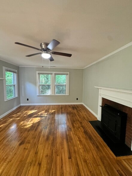 Building Photo - 262 Monfredo St
