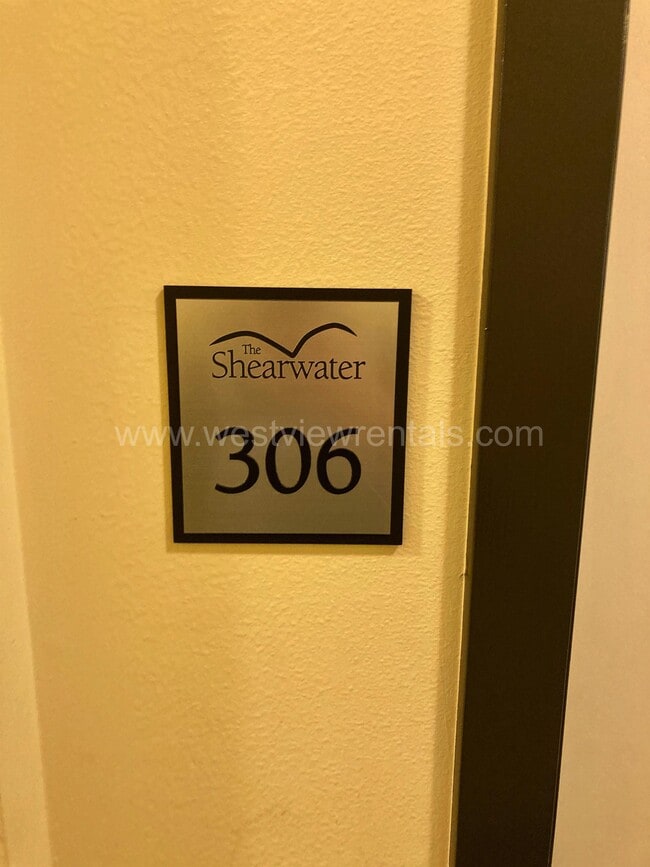 Interior Photo - Shearwater