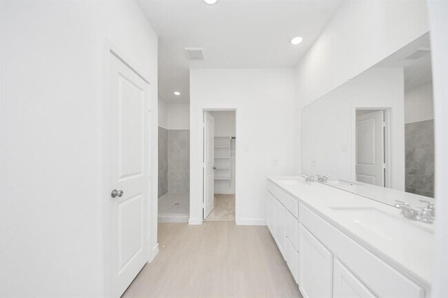 Building Photo - 10650 Ellerston Rd