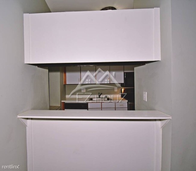 Building Photo - 2 br, 2 bath Apartment - 107 W. Conway Street
