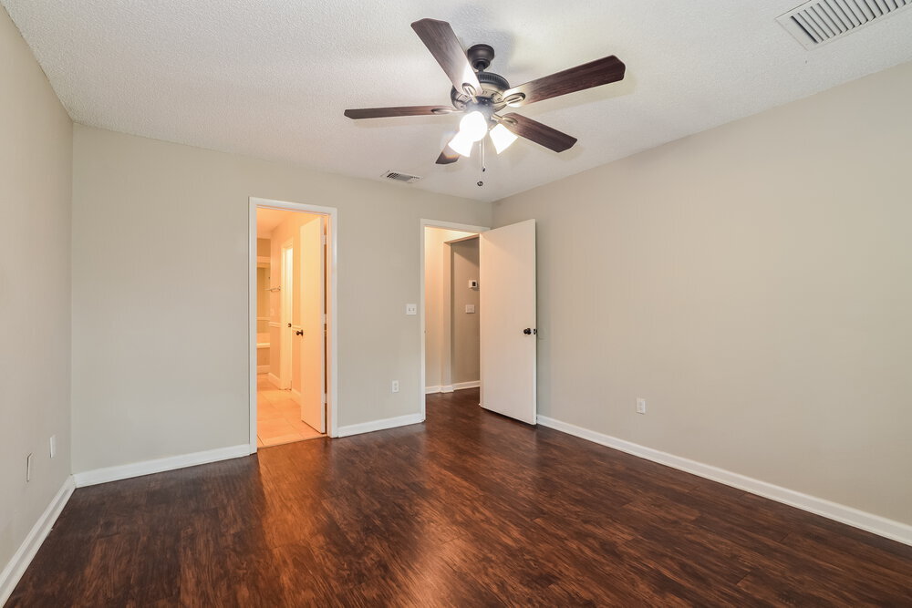 Building Photo - 321 Alba Ln
