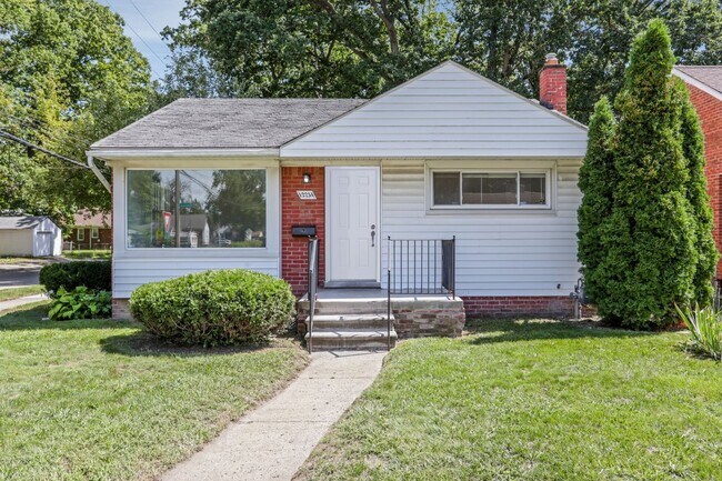 Building Photo - 12734 Riverview St