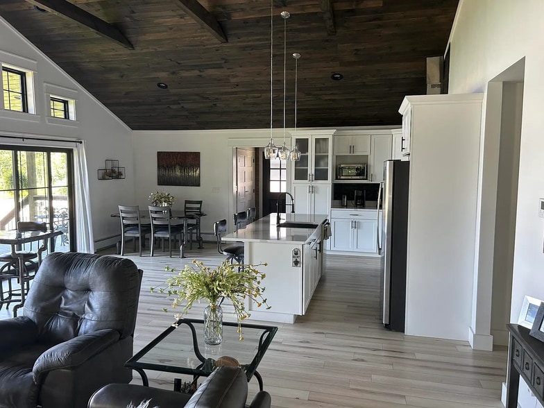 Building Photo - 79 Scenic Heights Dr
