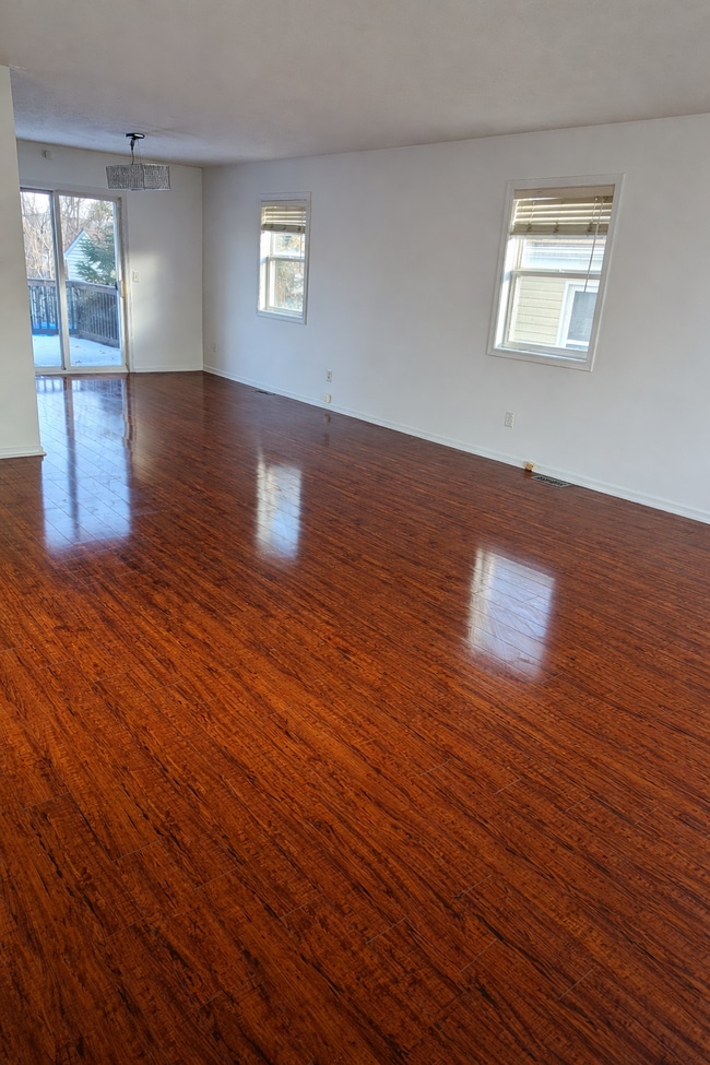 Building Photo - 6645 Queens Park Ave