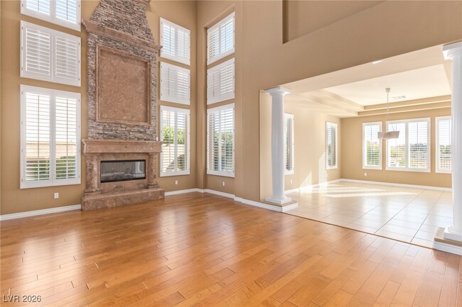 Building Photo - 9805 Queen Charlotte Dr