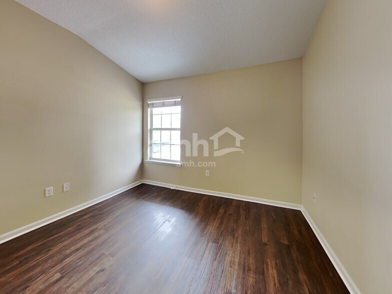 Building Photo - 2140 Creekmont Dr