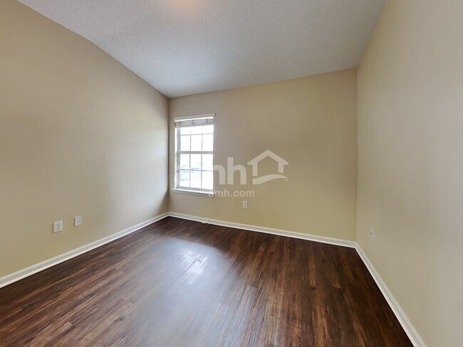Building Photo - 2140 Creekmont Drive