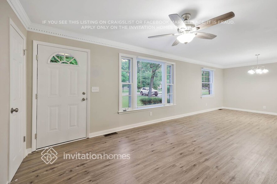 Building Photo - 2817 Dunmore Dr
