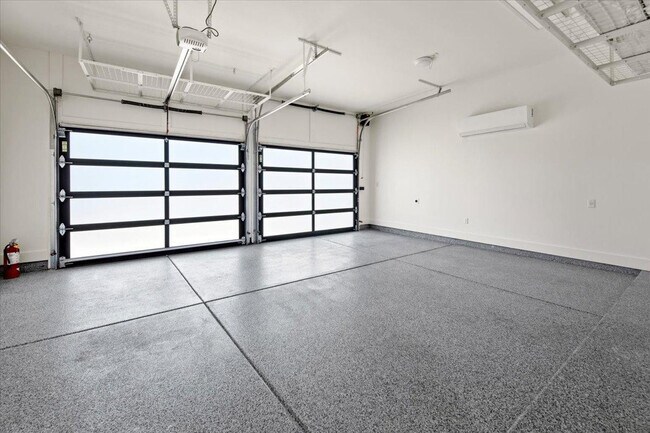 Building Photo - 3631 N 54th Ct