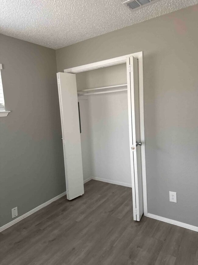 Building Photo - For Sale or Lease