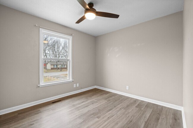 Building Photo - 111 E St