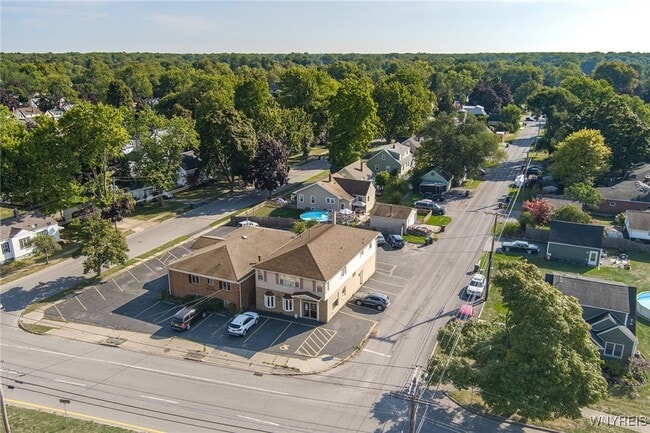 Building Photo - 273 Division St