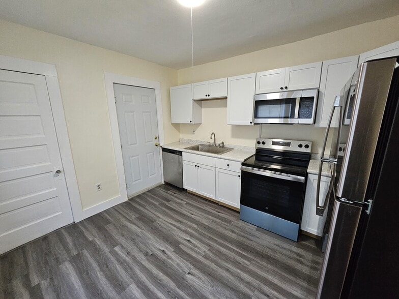 Building Photo - 355 Prospect Ave