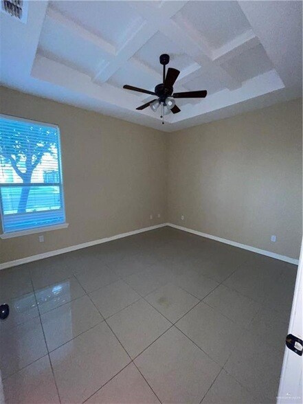 Building Photo - 2605 E Franklin Ave