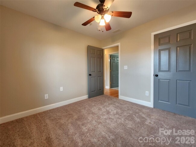 Building Photo - 1607 Parkdale Ave