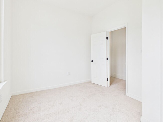 Building Photo - 204 Wellford St