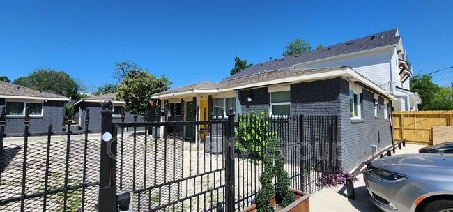 Building Photo - 3339 Simmons St