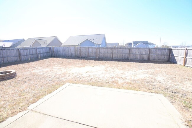Building Photo - 3 bedroom 2.5 Bath Home with Loft- No Pets