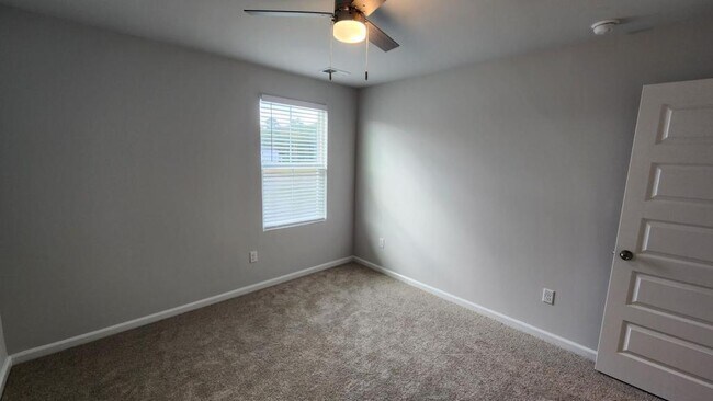 Building Photo - 1055 Sentinel Ct