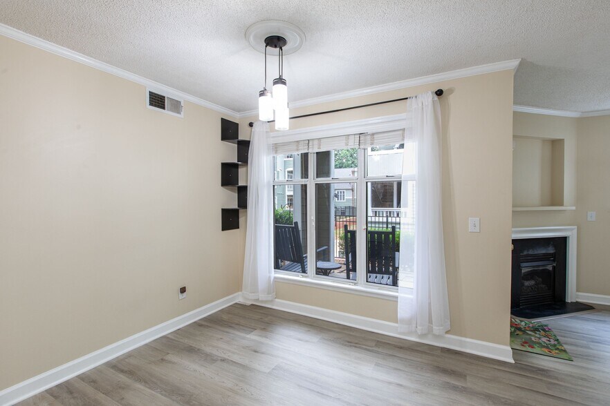 Dining Area - 1200 Westview Ln