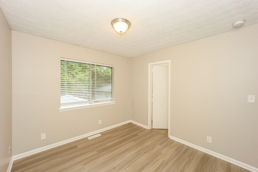 Building Photo - 9036 Sterling Ridge Ln
