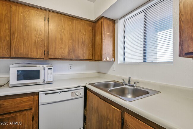 Building Photo - 2650 E McKellips Rd