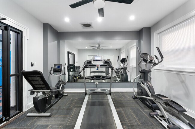 Building Photo - 1456 W Fargo Ave