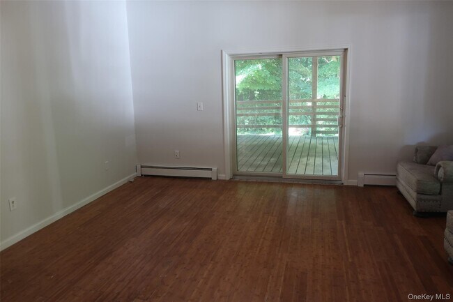 Building Photo - 9 Conklin Ln