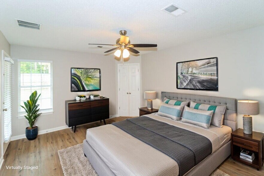 Building Photo - 9728 Tucker Creek Cove
