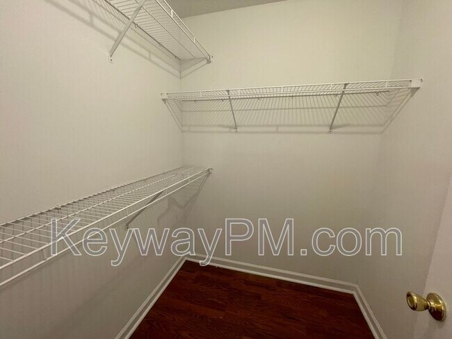 Building Photo - 1414 Anna Way