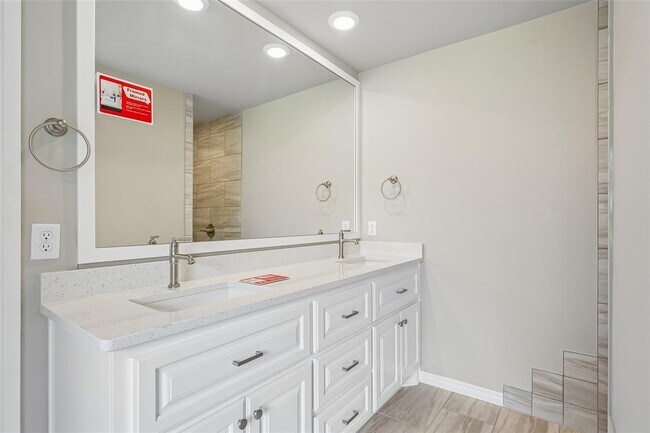 Building Photo - 12401 Samara Dr