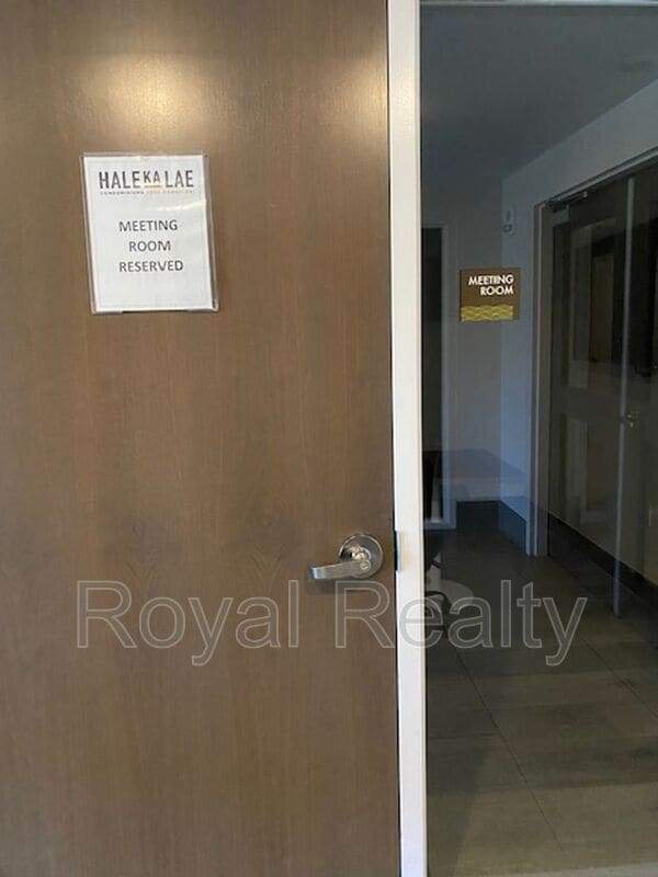 Building Photo - 7000 Hawaii Kai Dr