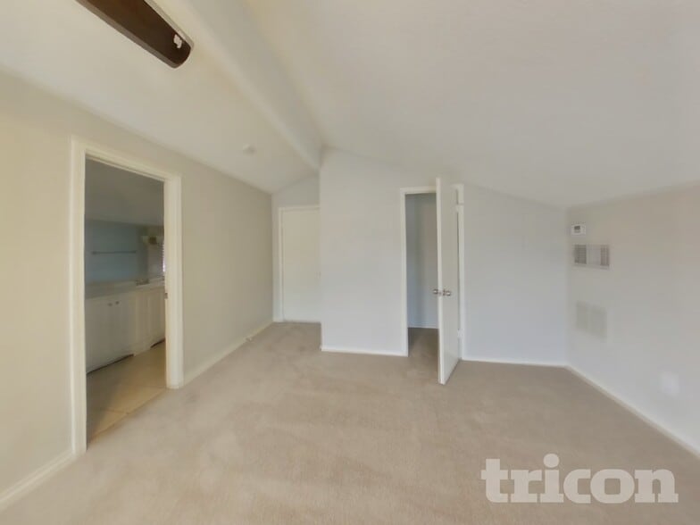 Building Photo - 6705 Lampe Ct