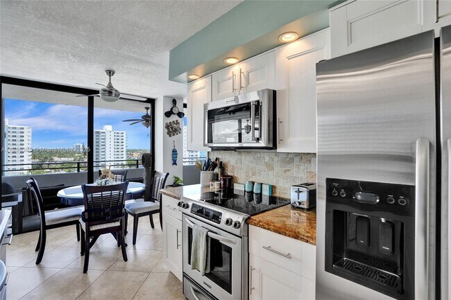 Building Photo - 1500 N Ocean Blvd
