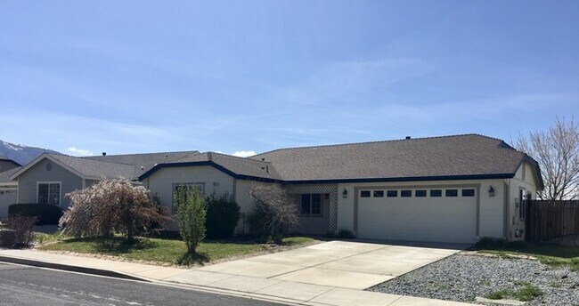 Primary Photo - Sky Vista in Stead - Single Story House La...