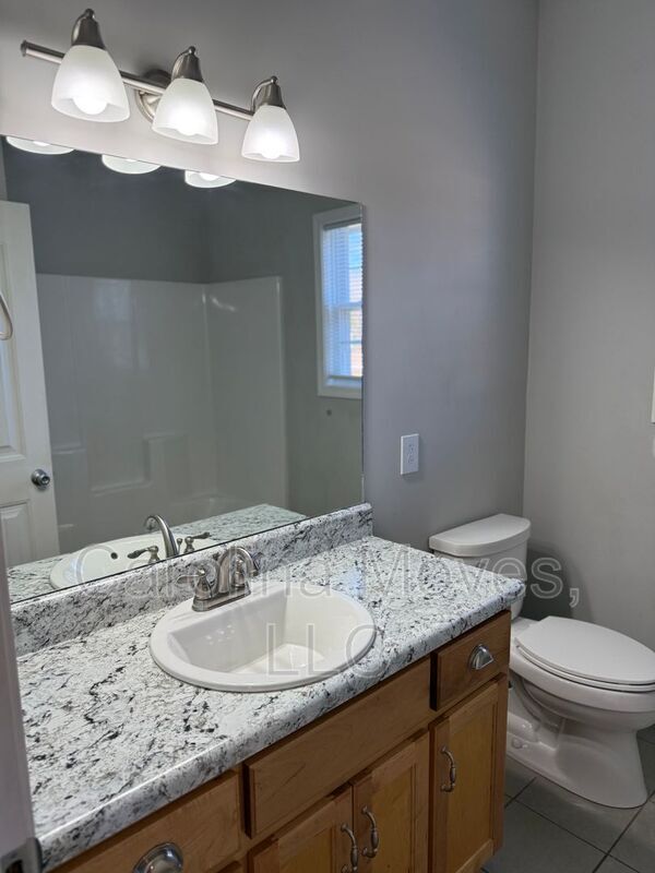 Building Photo - 105 Bismark Dr