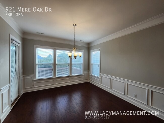 Building Photo - 921 Mere Oak Dr