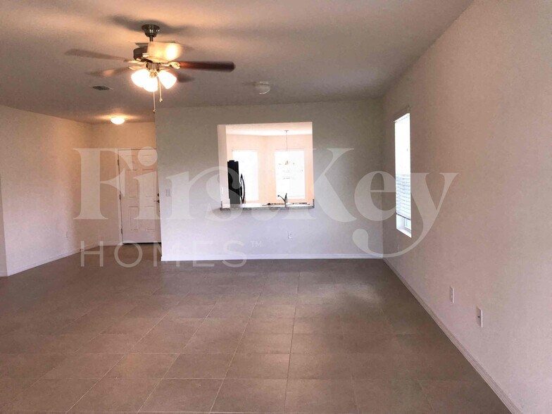 Building Photo - 625 SW 25th Terrace