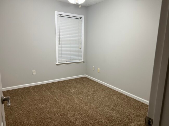 Building Photo - 2212 River Park Ct