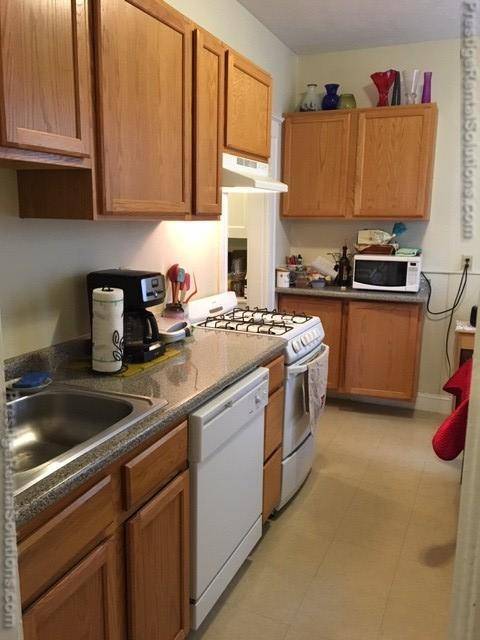 Building Photo - 170 Kelton St