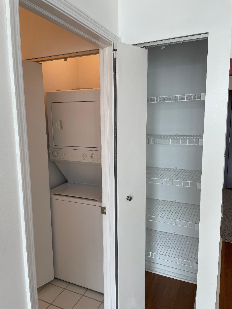 Building Photo - 33 W Ontario St