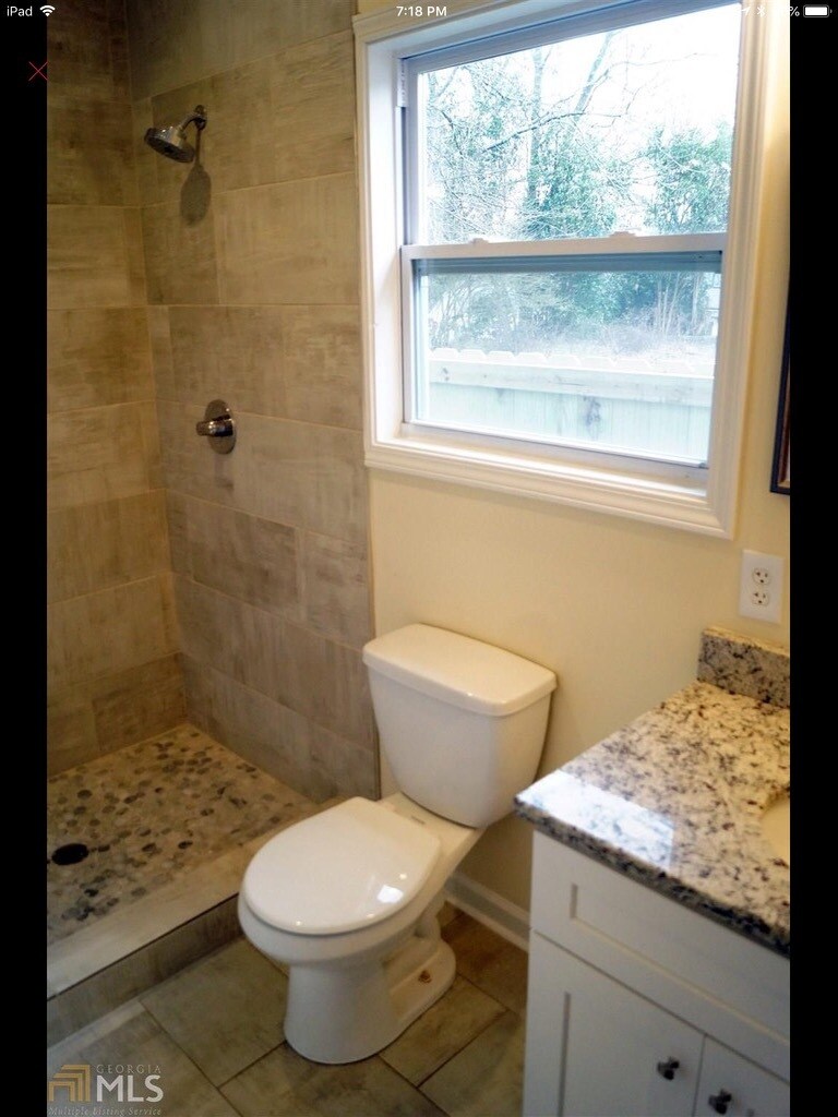 2nd full Bathroom - 916 Coleman St SW
