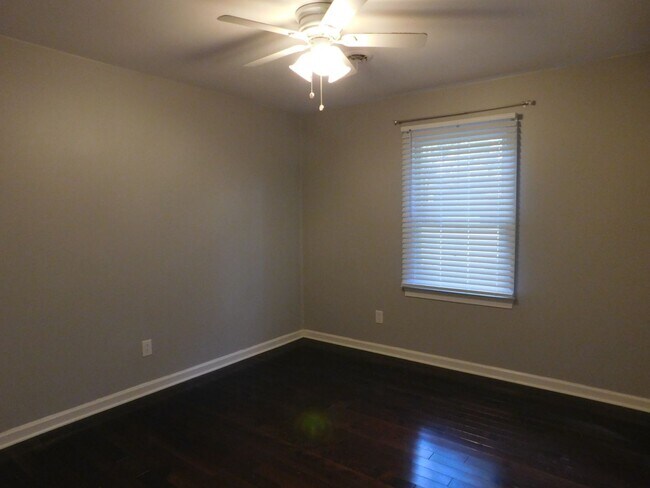 Building Photo - 278 Gatewood Dr
