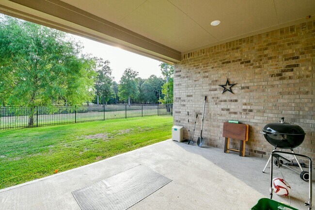 Building Photo - 9405 Vis Fls Trce
