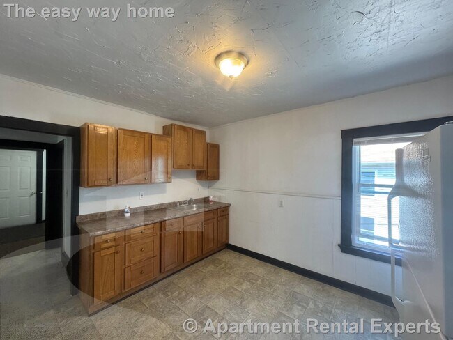 Building Photo - 53 Hinckley St