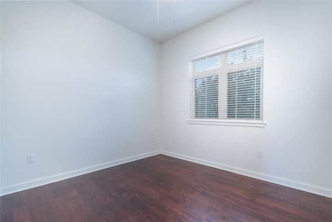 Building Photo - 6700 Menchaca Rd